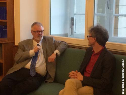 Stephan W. Eder (re) im Gespräch mit Dr. Thomas Becker.